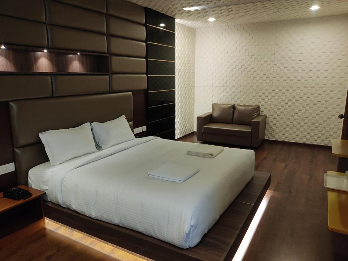Hotel Vijayarani Tiruchirappalli Extérieur photo
